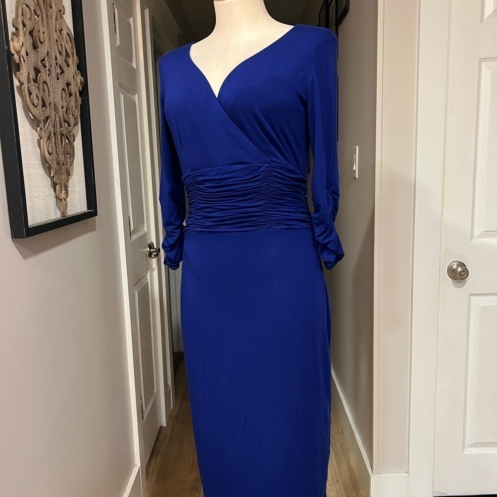 NUE BY SHANI Royal blue Surplice 3/4 sleeves midi dress with bodycon slip - Picture 13 of 15